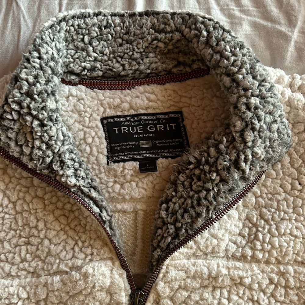True Grit White Fleece pullover Unisex Small